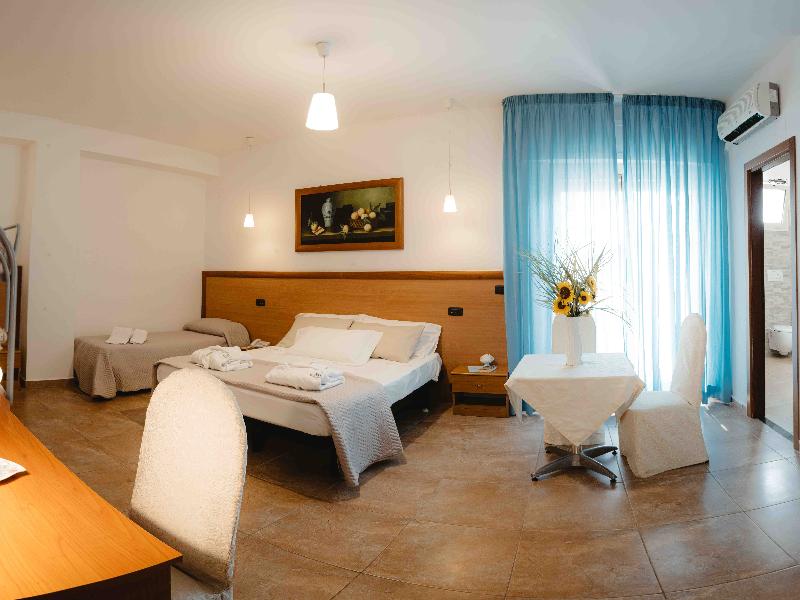 Hotel Accord Le Rose - Oda