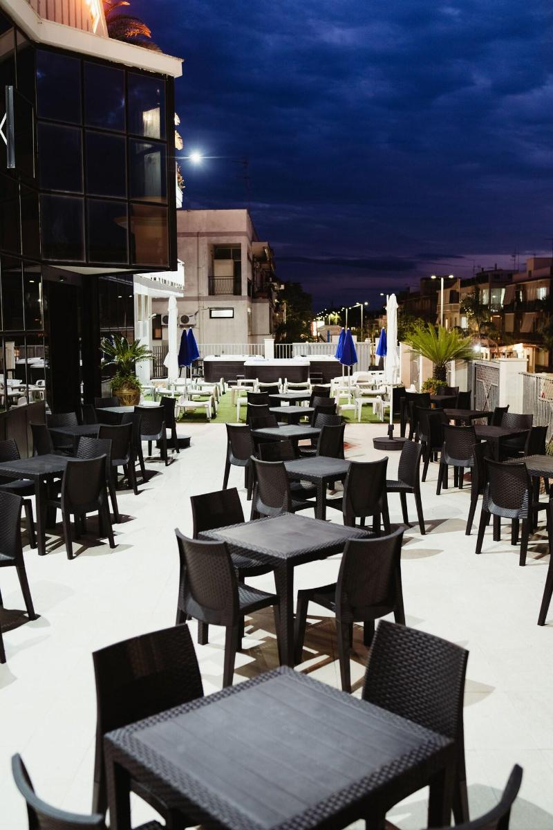 Hotel Accord Le Rose - Teras