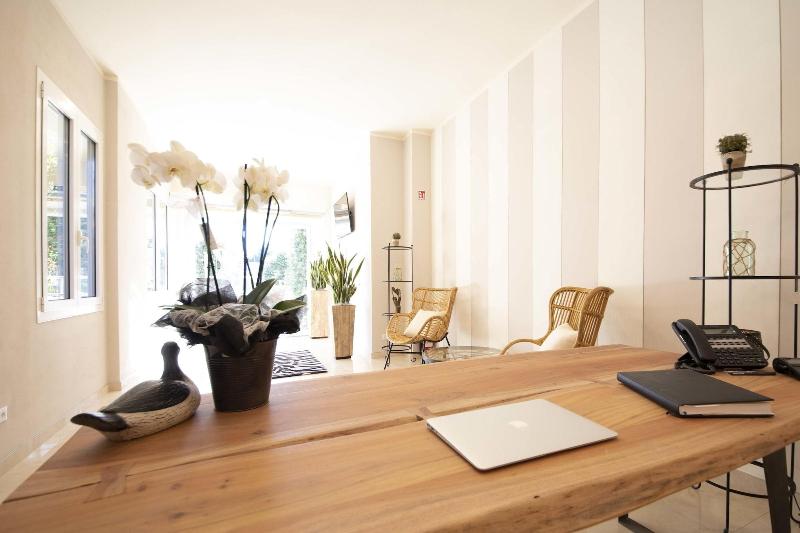 Apart-Hotel La Rocchetta - Lobi