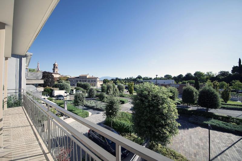 Apart-Hotel La Rocchetta - Genel