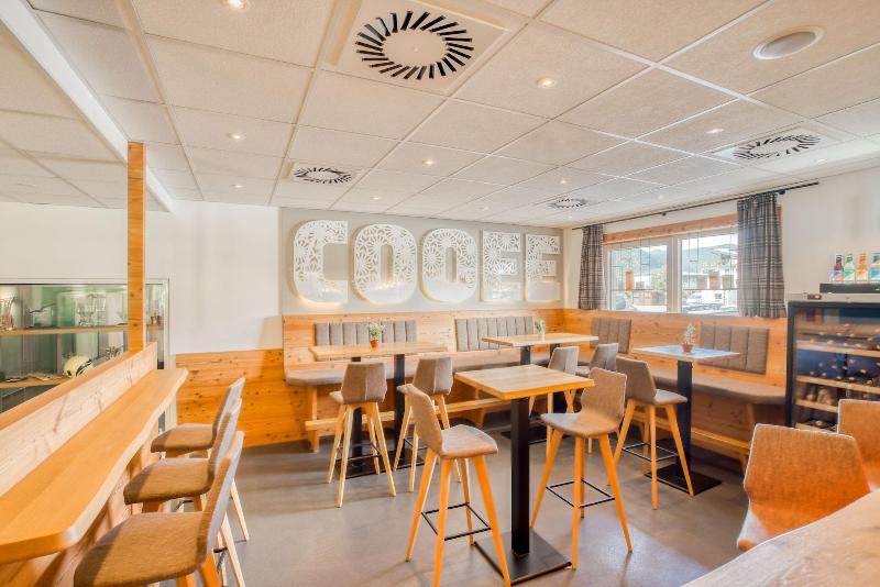 COOEE alpin Hotel Kitzbüheler Alpen - Bar