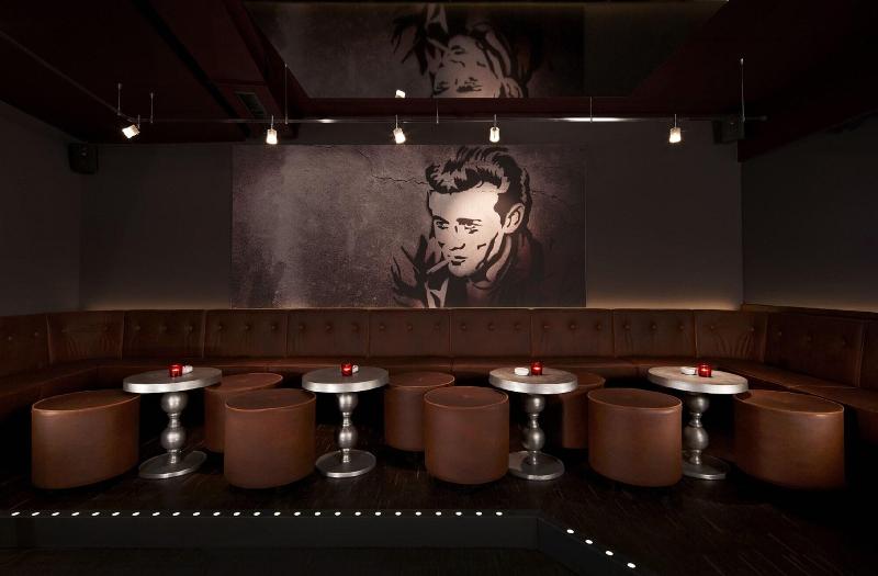 Anthony's Life & Style Hotel - Bar