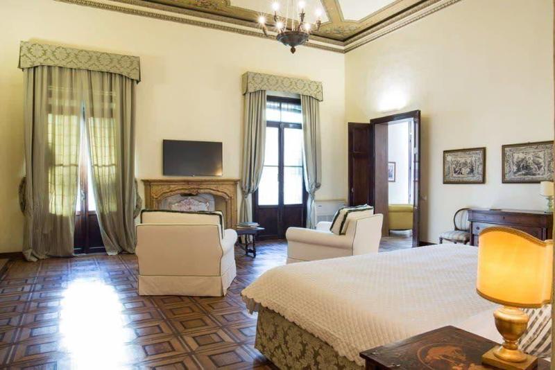 Palazzo Mantua Benavides Suites And Apartments - Oda