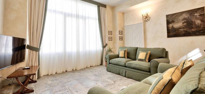 Palazzo Mantua Benavides Suites And Apartments - Oda