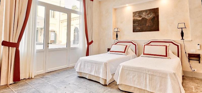 Palazzo Mantua Benavides Suites And Apartments - Oda