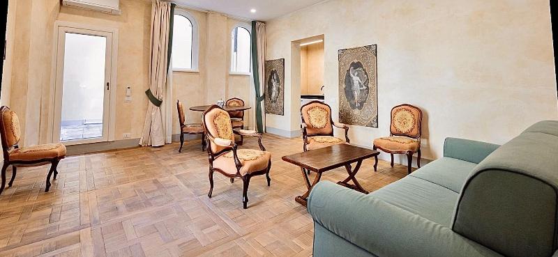 Palazzo Mantua Benavides Suites And Apartments - Oda