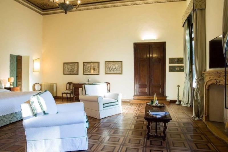 Palazzo Mantua Benavides Suites And Apartments - Oda