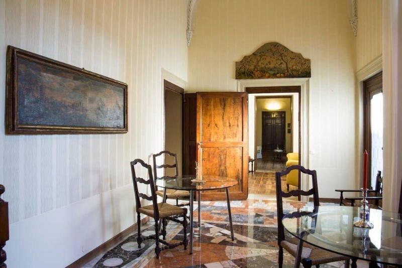 Palazzo Mantua Benavides Suites And Apartments - Oda