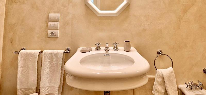 Palazzo Mantua Benavides Suites And Apartments - Oda
