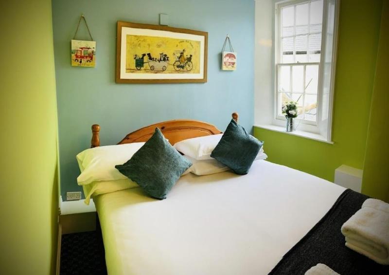 The Fleur De Lis - Oda
