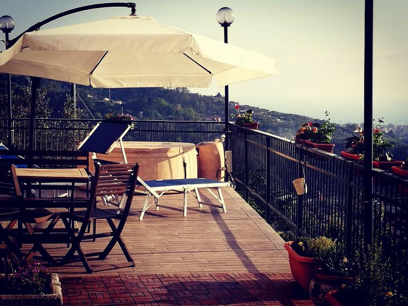 B&B La Terrazza Sui Fieschi - Teras