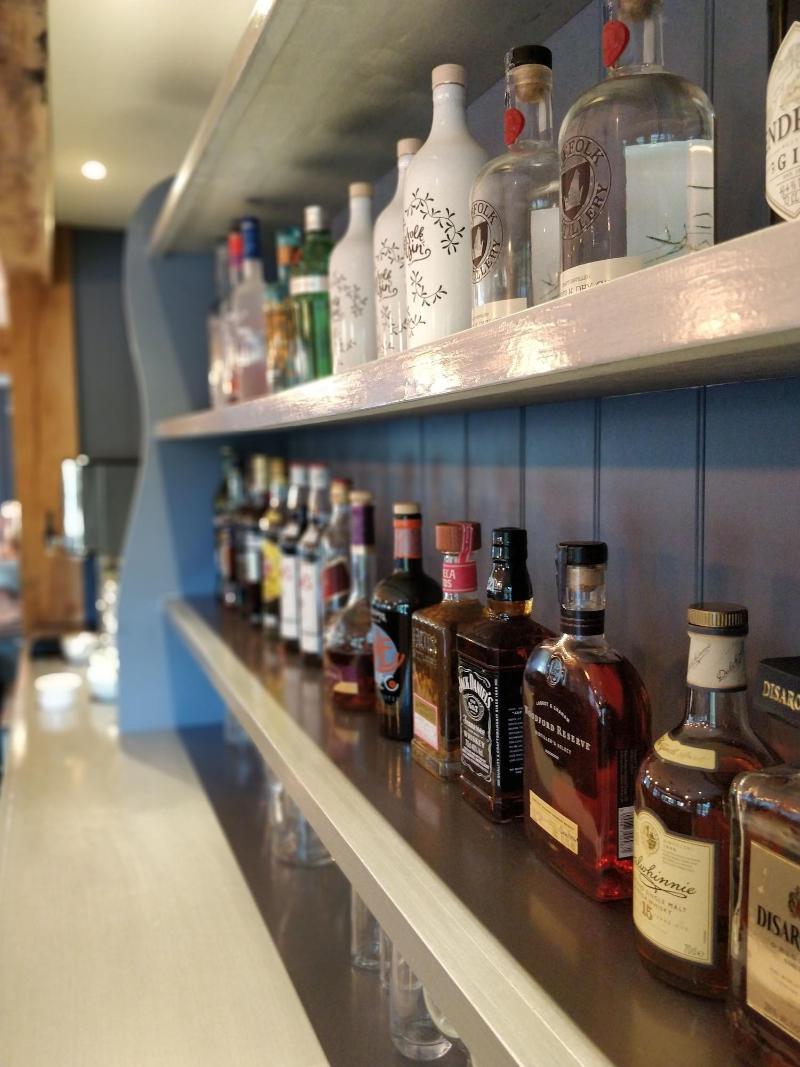 Retreat East - Bar