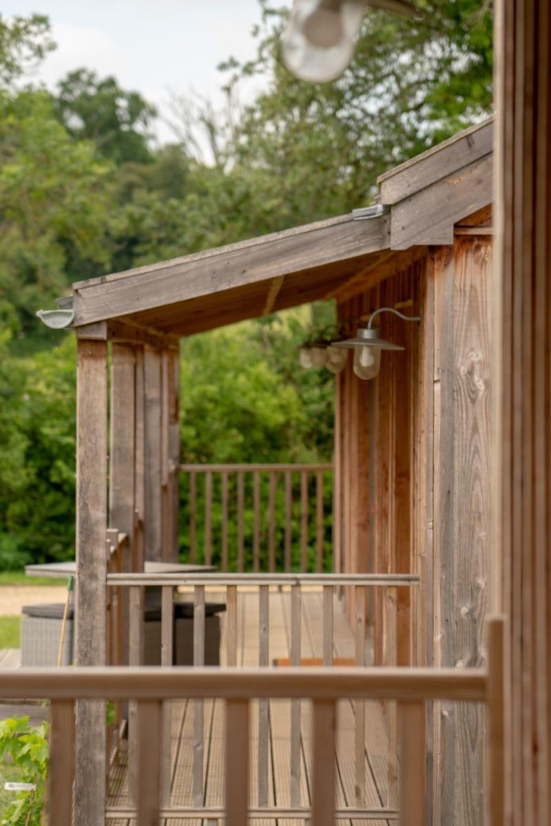 Retreat East - Oda