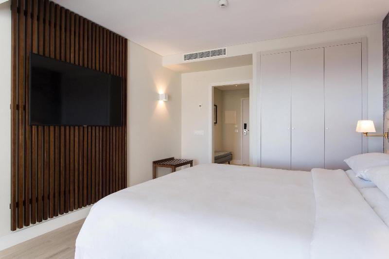 Four Points By Sheraton Sesimbra - Havuz