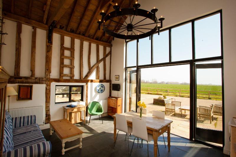 Creeksea Place Barns - Oda