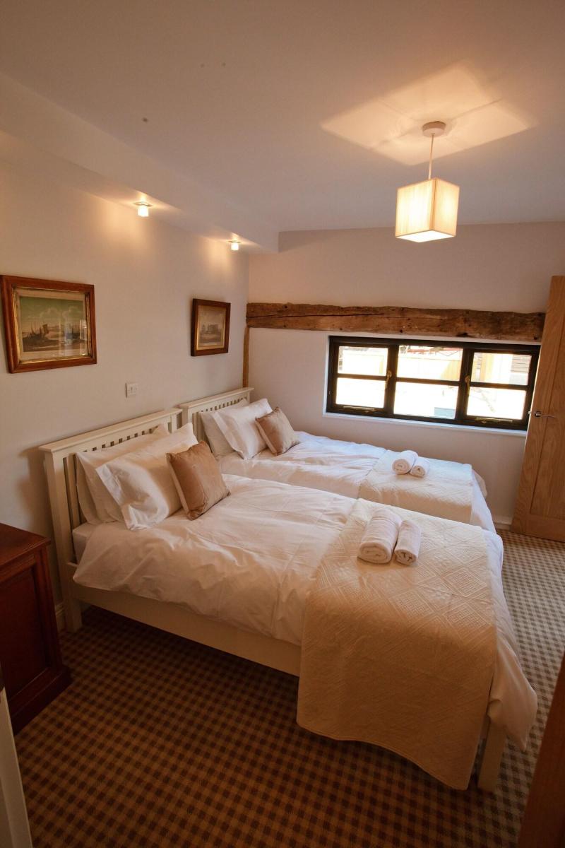 Creeksea Place Barns - Oda