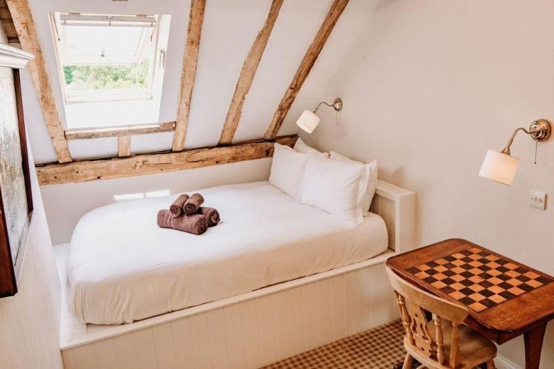 Creeksea Place Barns - Oda