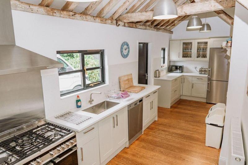 Creeksea Place Barns - Oda