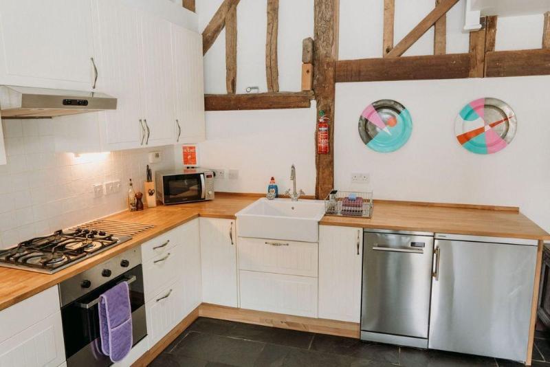 Creeksea Place Barns - Oda