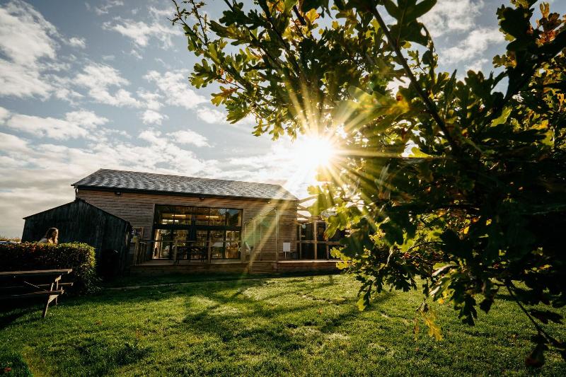 Creeksea Place Barns - Restoran