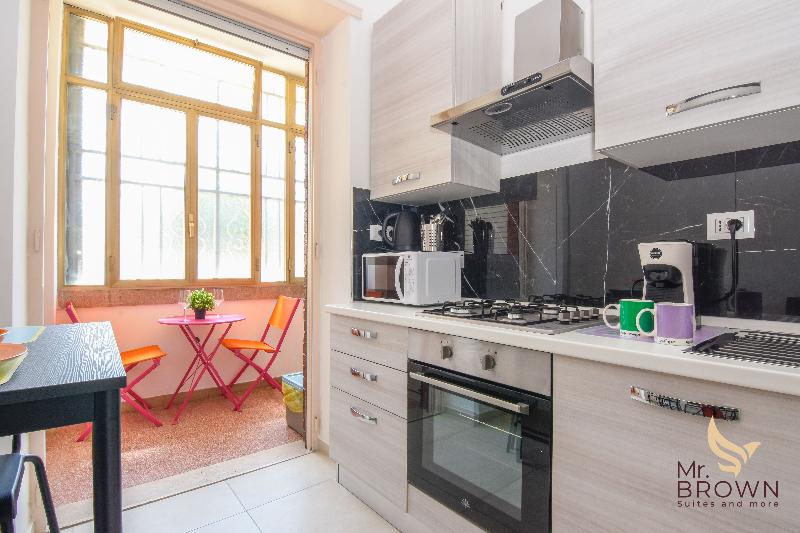 Mr Brown Home & Suite - Lobi