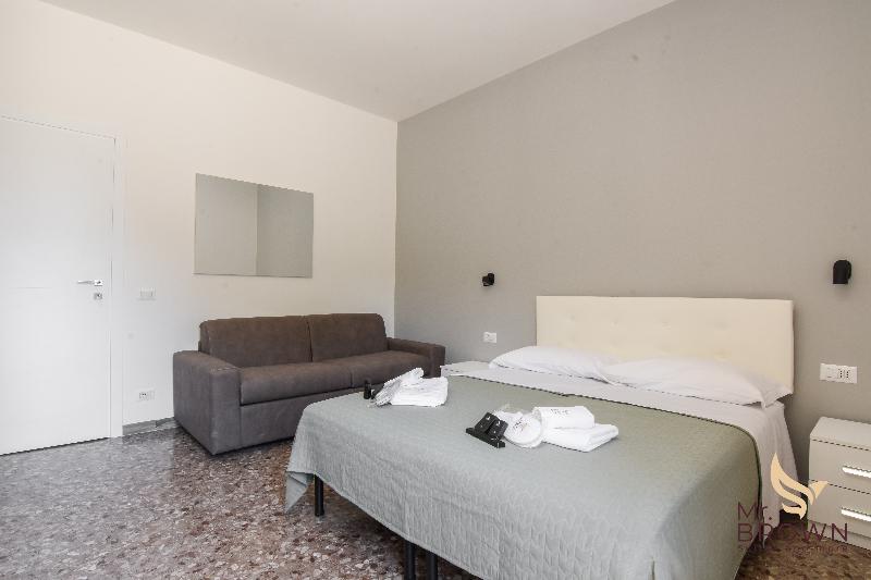 Mr Brown Home & Suite - Lobi