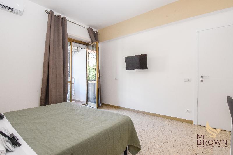 Mr Brown Home & Suite - Oda