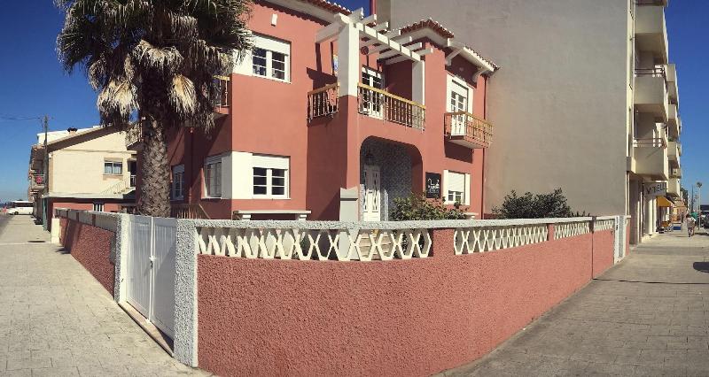 The Beach Corner Guesthouse - Genel