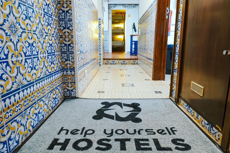 Help Yourself Hostels - Restelo - Lobi