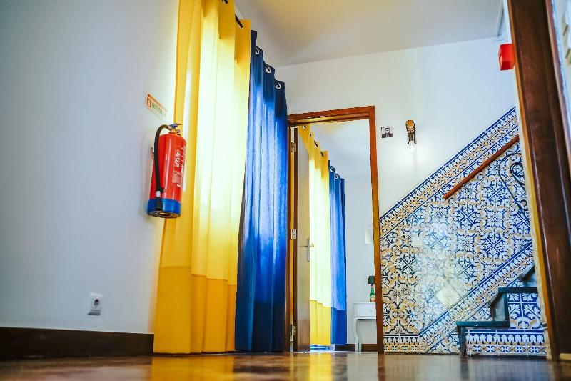 Help Yourself Hostels - Restelo - Lobi