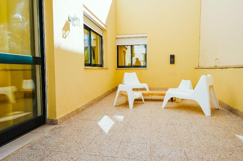 Help Yourself Hostels - Restelo - Teras
