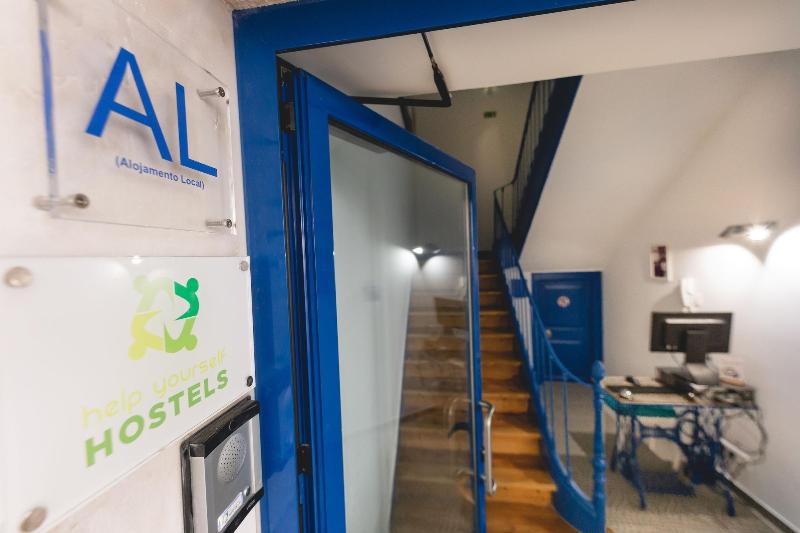 Help Yourself Hostels Parede - Lobi