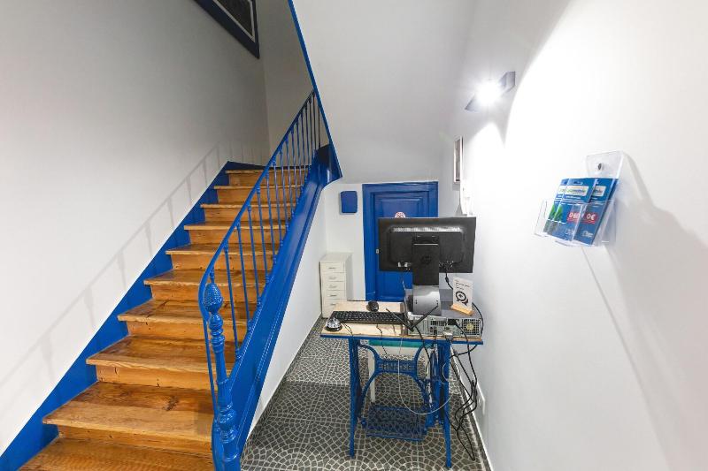 Help Yourself Hostels Parede - Lobi