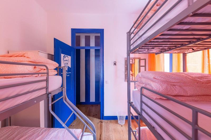 Help Yourself Hostels Parede - Oda