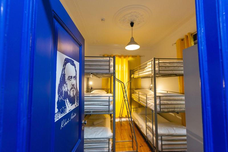 Help Yourself Hostels Parede - Oda