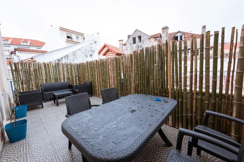 Help Yourself Hostels Parede - Teras