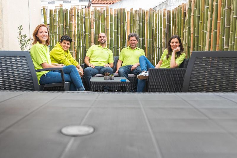 Help Yourself Hostels Parede - Teras