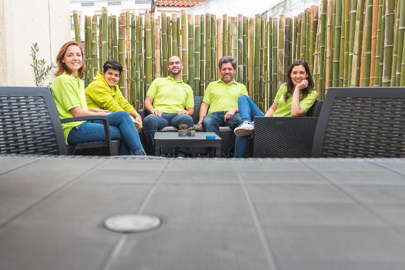 Help Yourself Hostels Parede - Teras