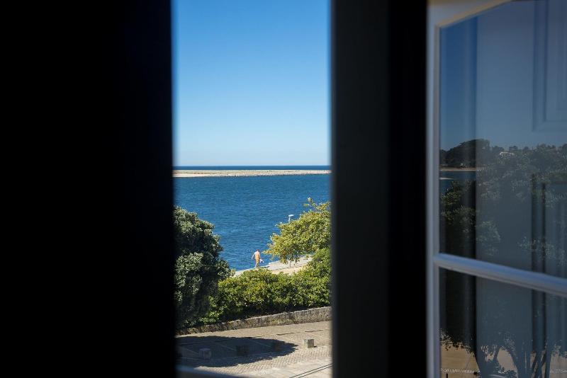 Duas Portas Townhouse - Oda