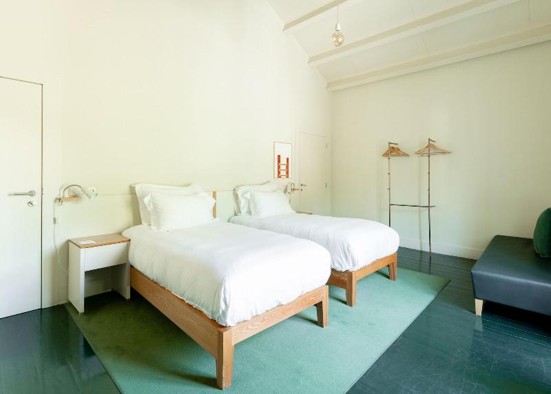 Duas Portas Townhouse - Oda
