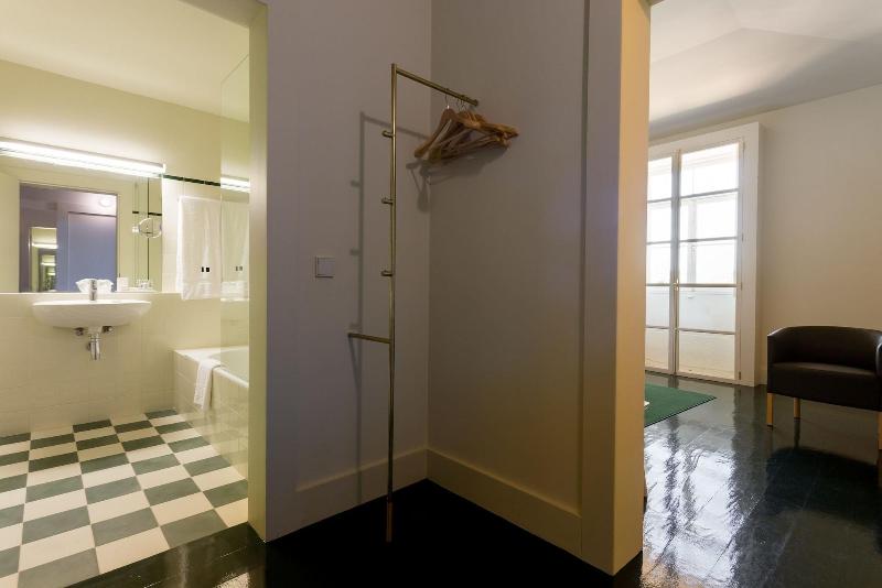 Duas Portas Townhouse - Oda