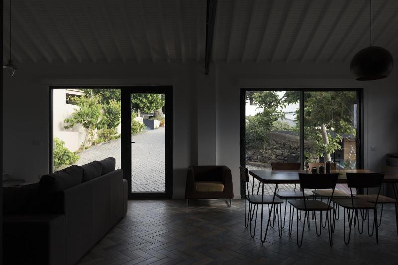 Volcanic Charming House - Oda