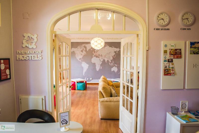 Help Yourself Hostels Carcavelos Coast - Lobi