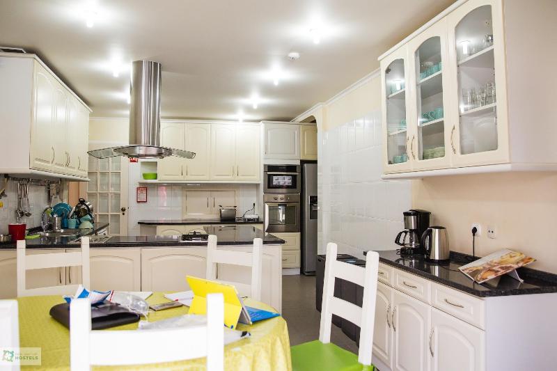 Help Yourself Hostels Carcavelos Coast - Oda