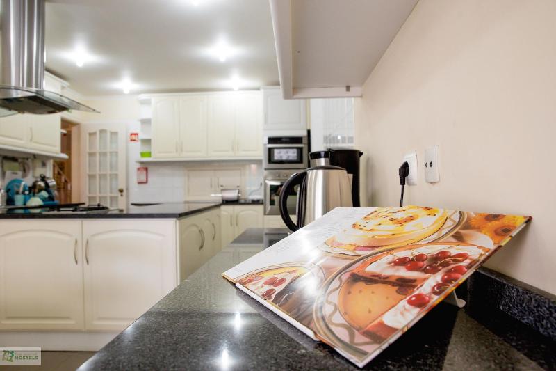 Help Yourself Hostels Carcavelos Coast - Oda