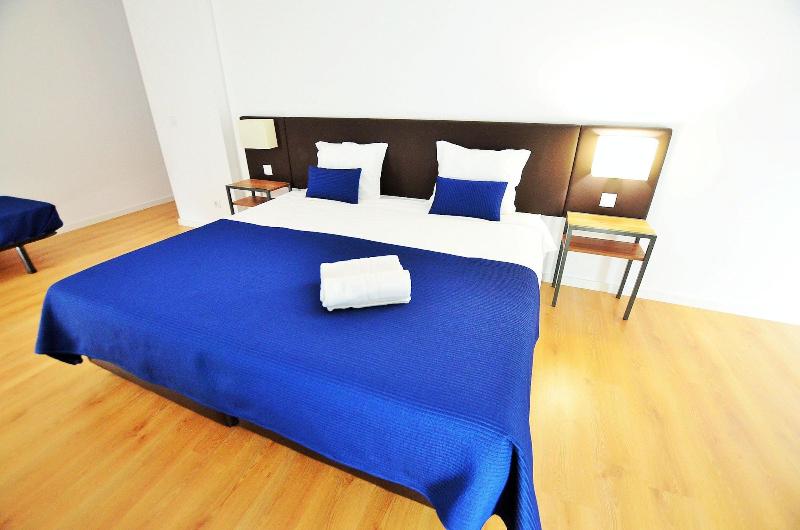 HILLTOP OASIS - Lisbon Lux Oeiras Resorts - Oda