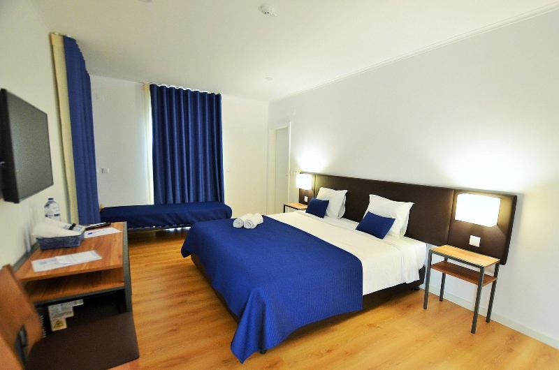 HILLTOP OASIS - Lisbon Lux Oeiras Resorts - Oda