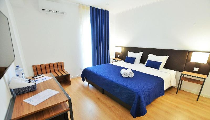 HILLTOP OASIS - Lisbon Lux Oeiras Resorts - Oda