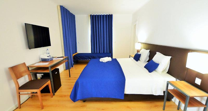 HILLTOP OASIS - Lisbon Lux Oeiras Resorts - Oda