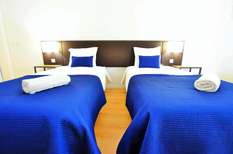 HILLTOP OASIS - Lisbon Lux Oeiras Resorts - Oda